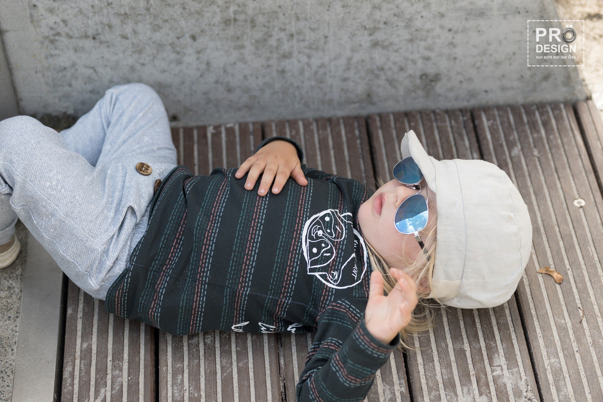 0,5m Bio-Jersey Charlie "Big Hug" Stripes dunkelgrau