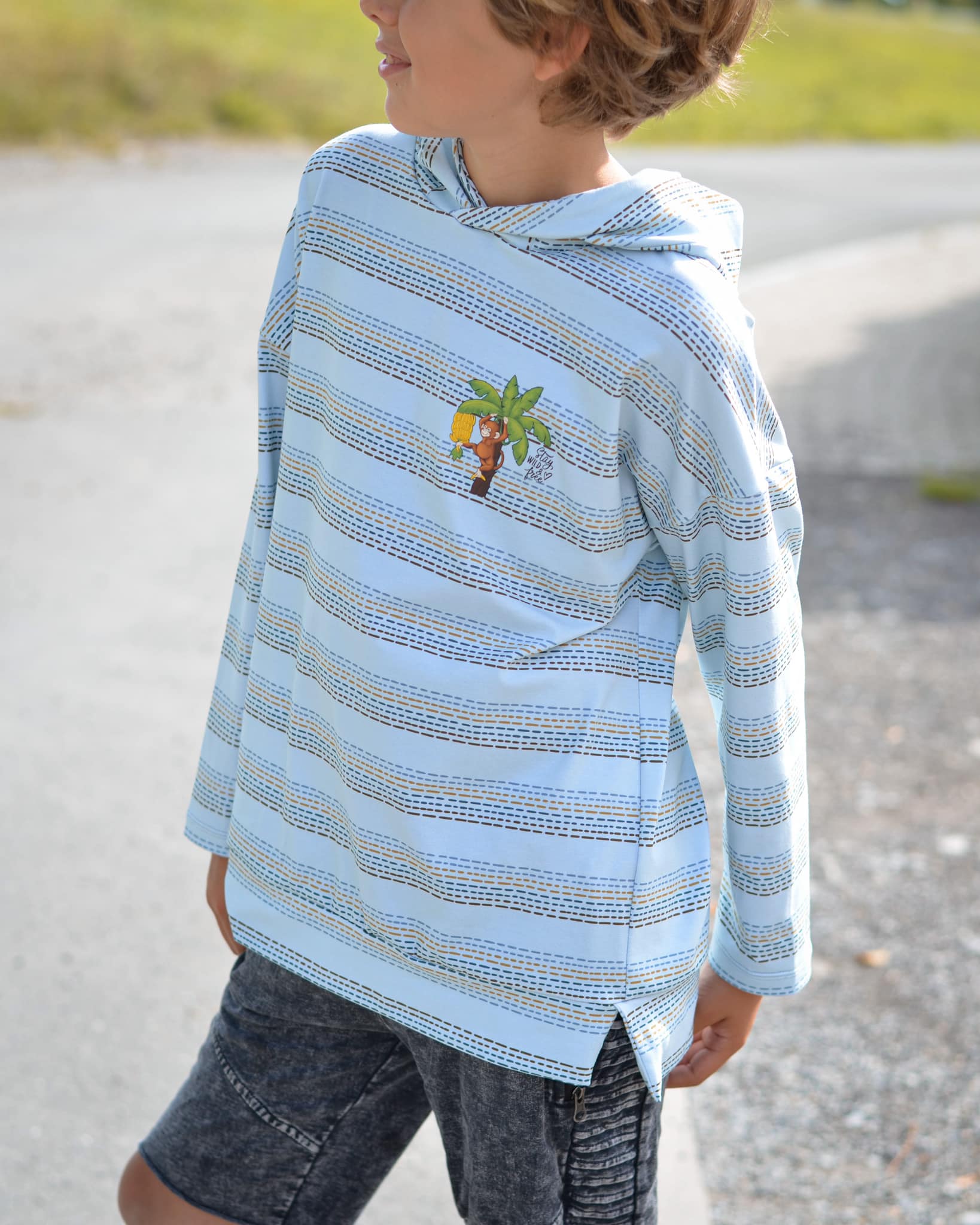 0,5m Bio-Jersey Charlie "Big Hug" Stripes babyblaugrau