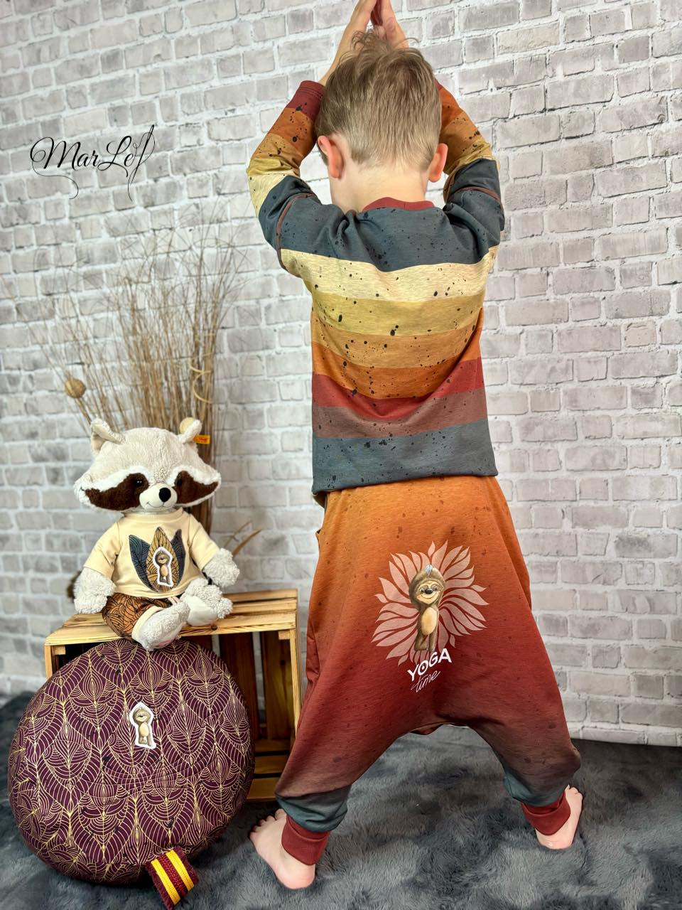 Bio-Sommersweat Hugo das Faultier "Yoga Time" rost-blau