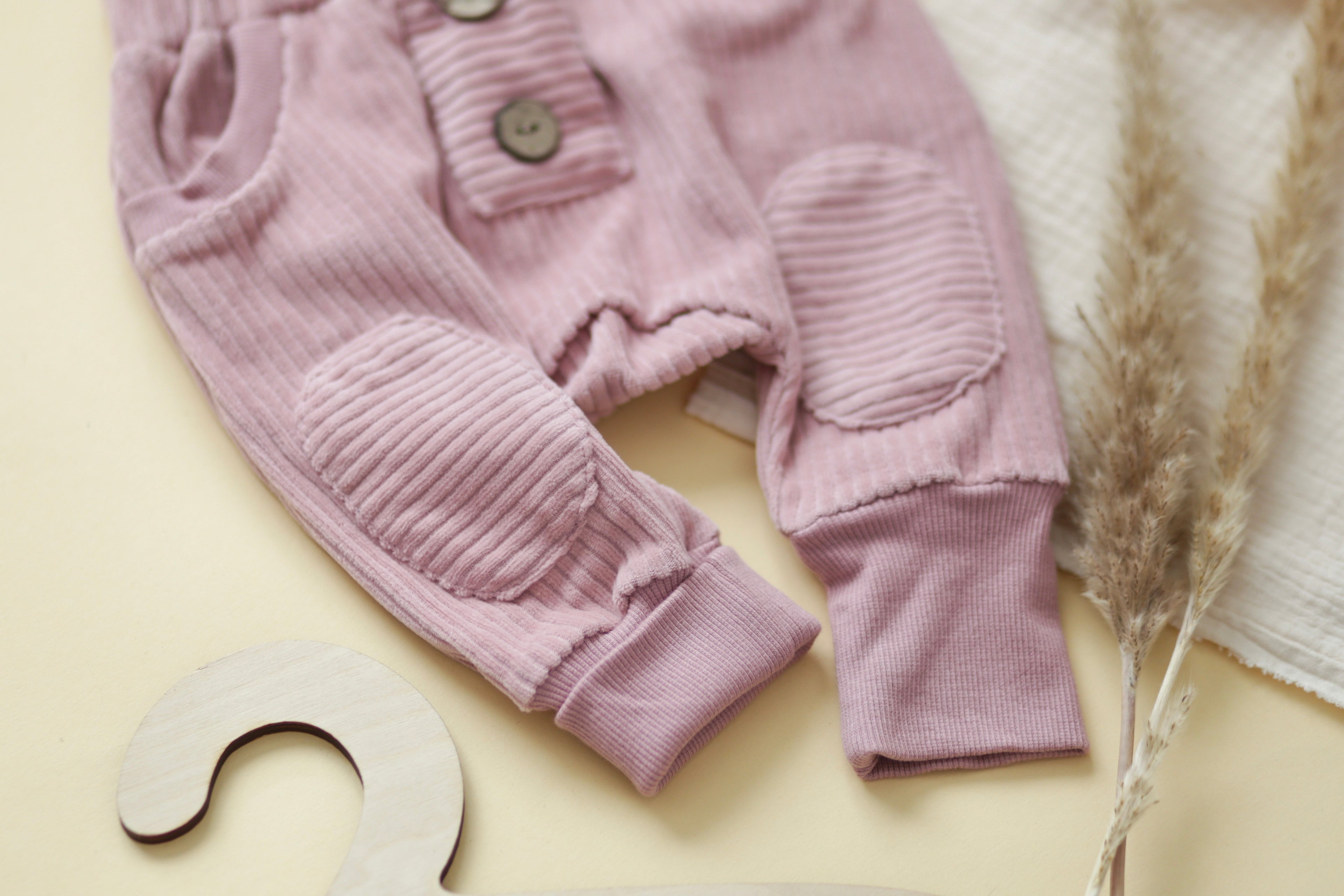 Cord-Hose (gerade Knopfleiste) altrosa