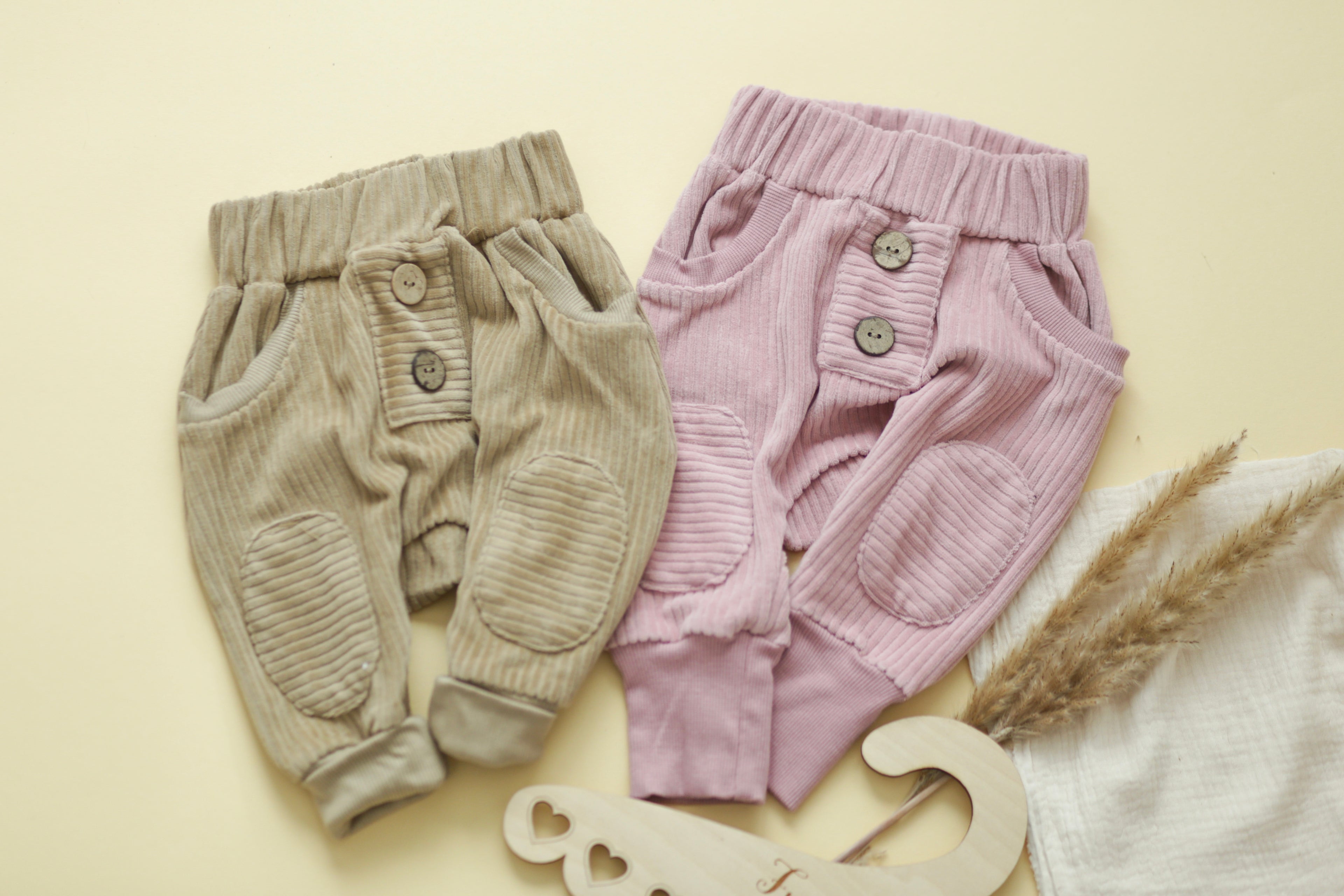 Cord-Hose (gerade Knopfleiste) altrosa