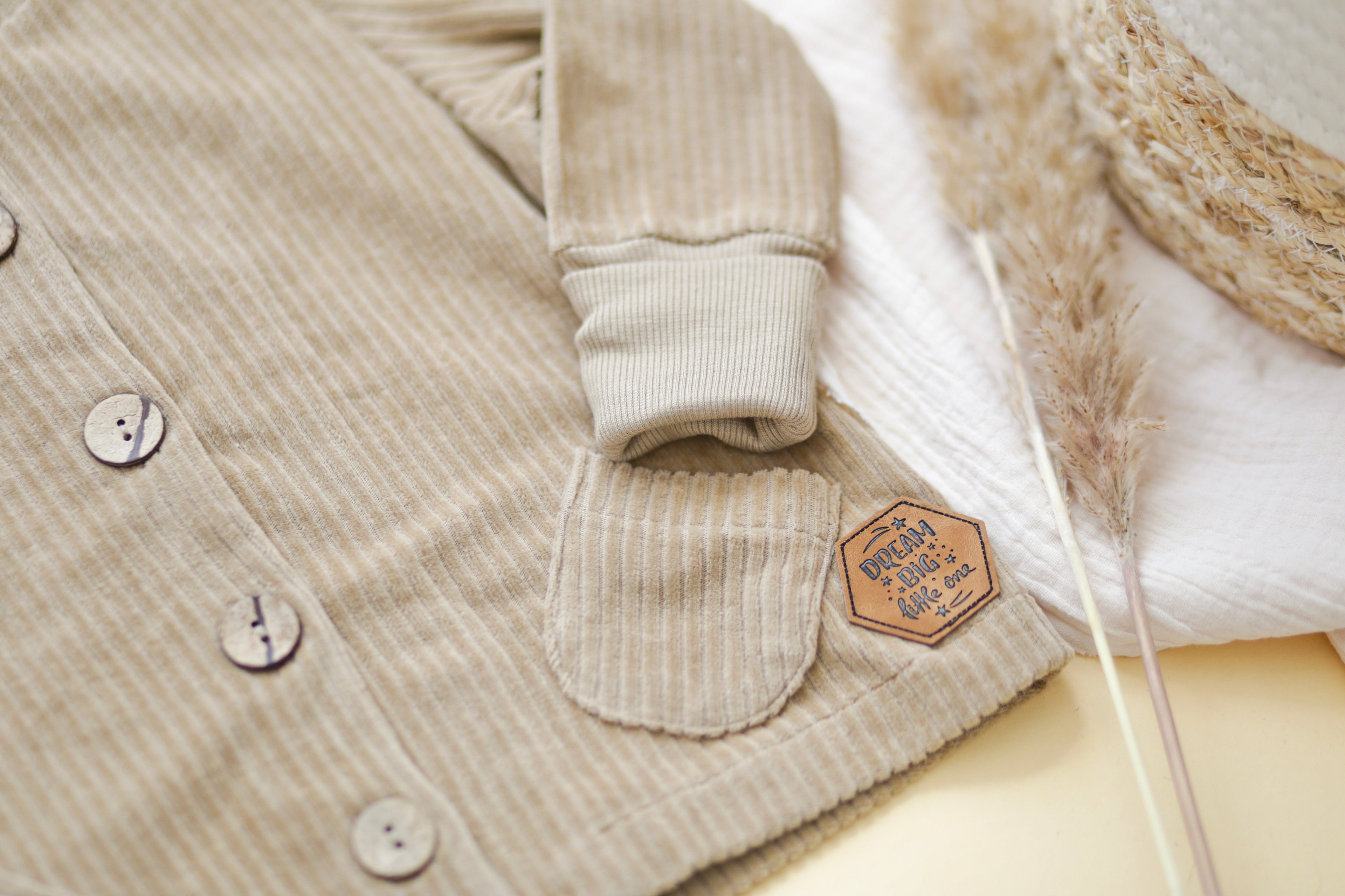 Cord-Knopfjacke beige
