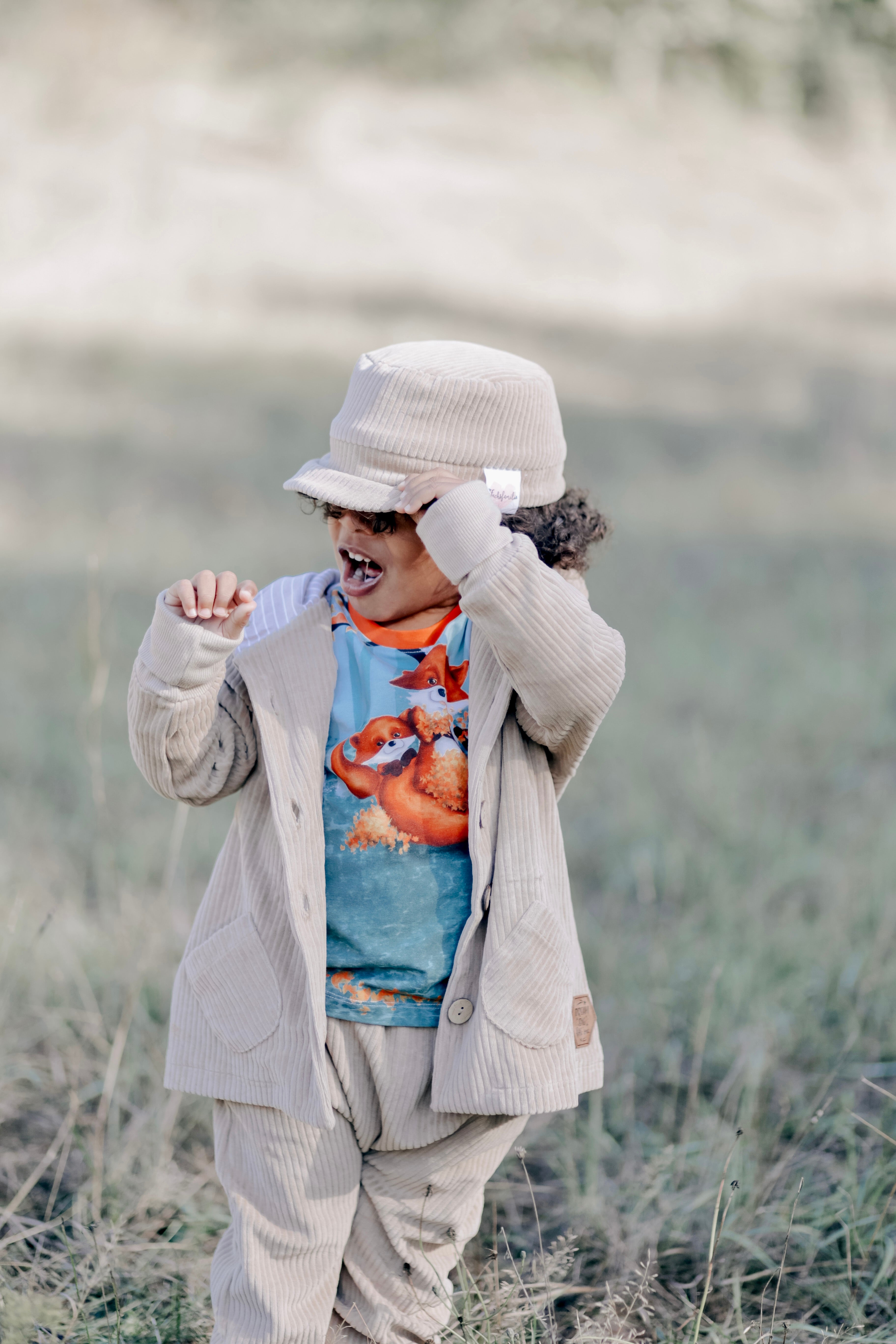 Cord-Knopfjacke beige