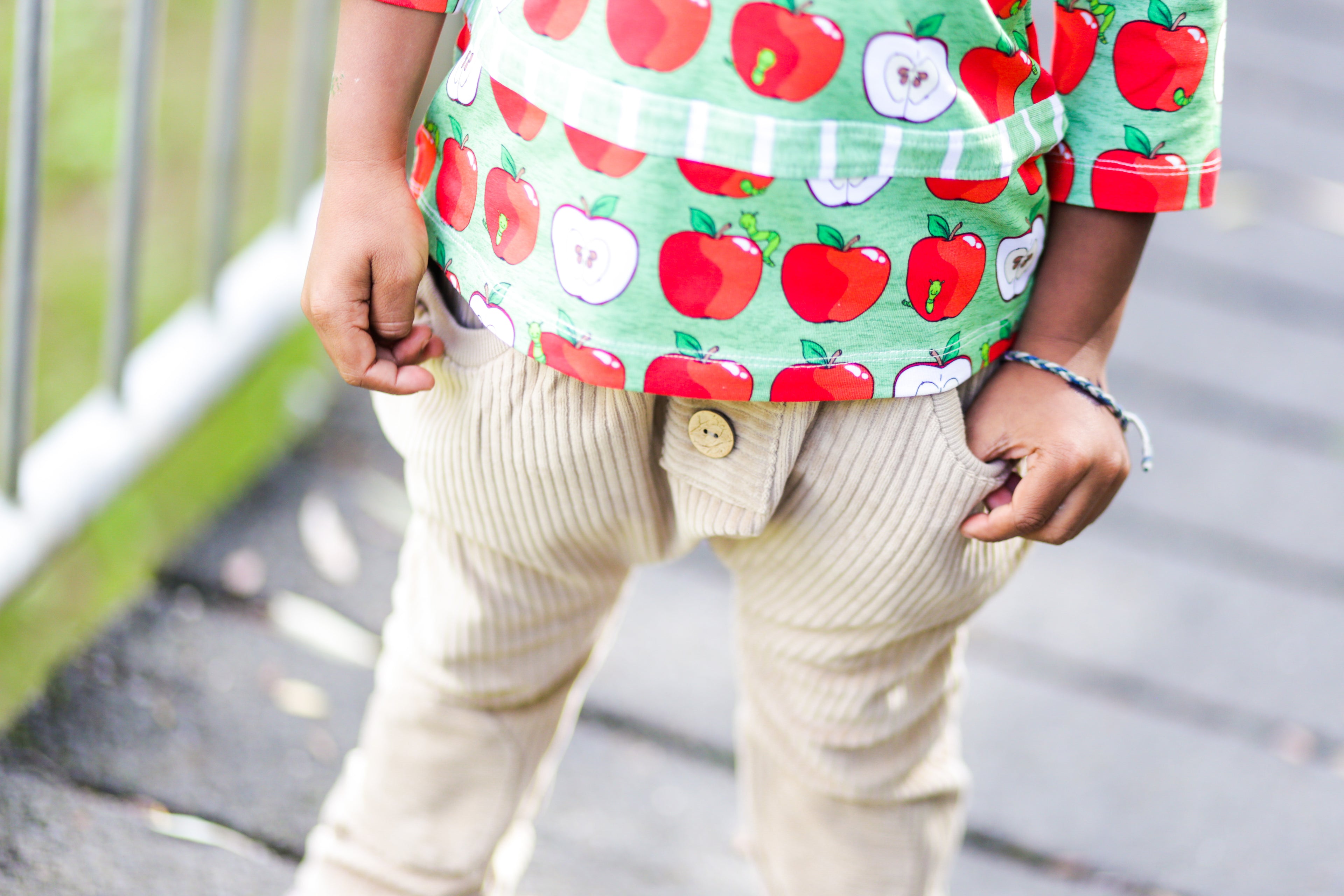 Cord-Hose (gerade Knopfleiste) beige