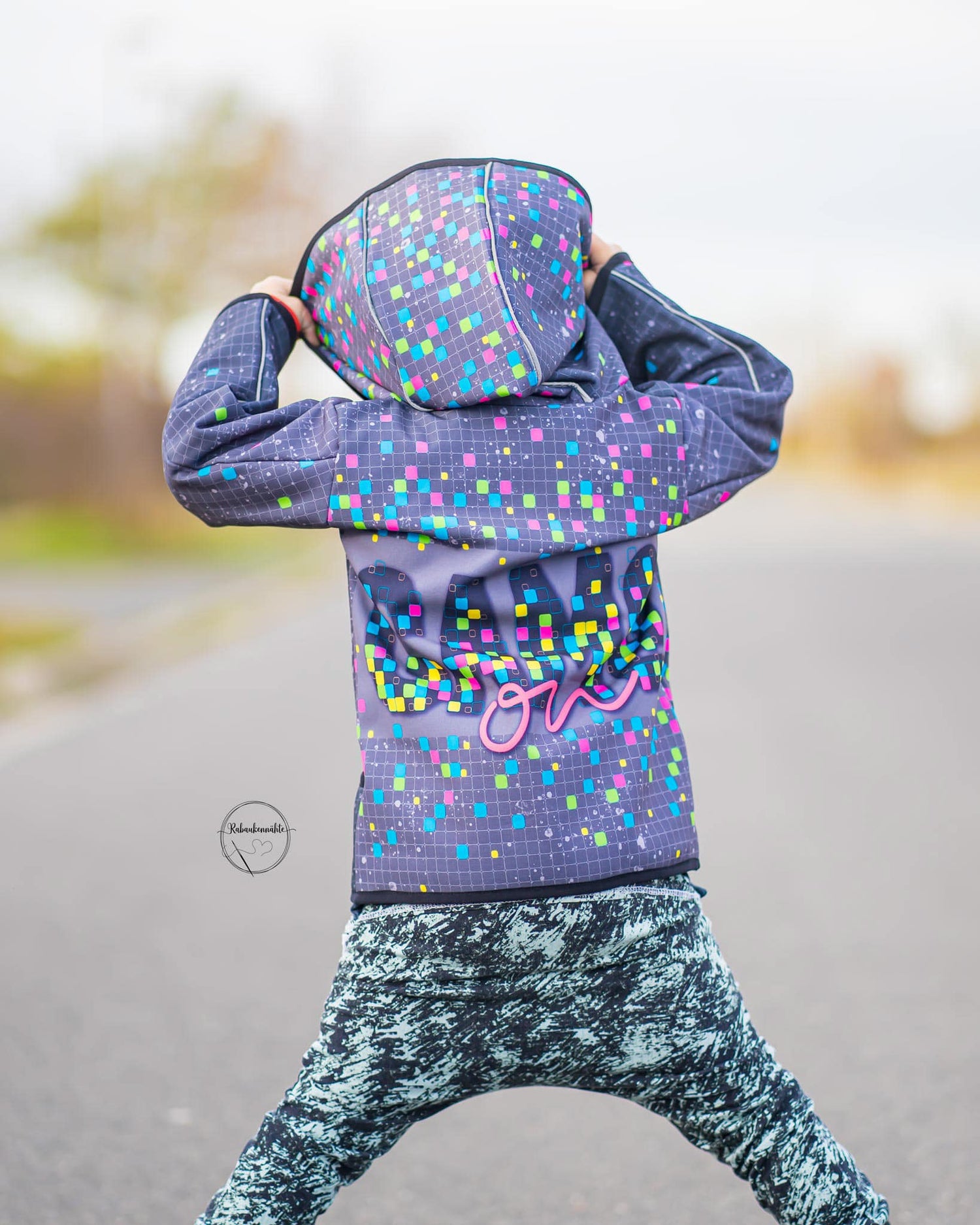 Softshell Game on neonbunt - Rapport ca. 85-90cm lang