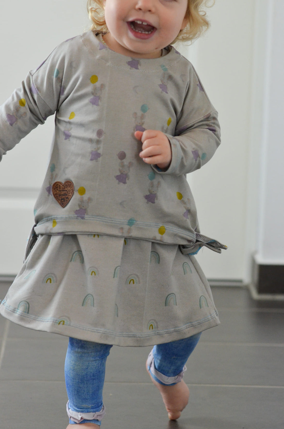 0,5m Bio-Jersey Kleine Maus mit Kleid Allover