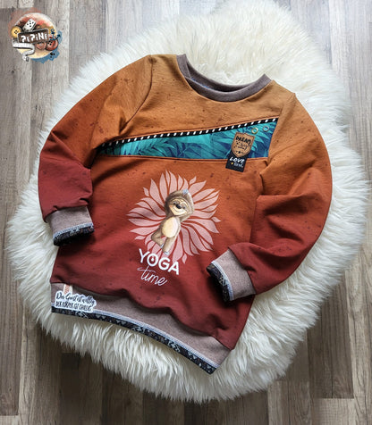 Bio-Sommersweat Hugo das Faultier &quot;Yoga Time&quot; rost-blau 