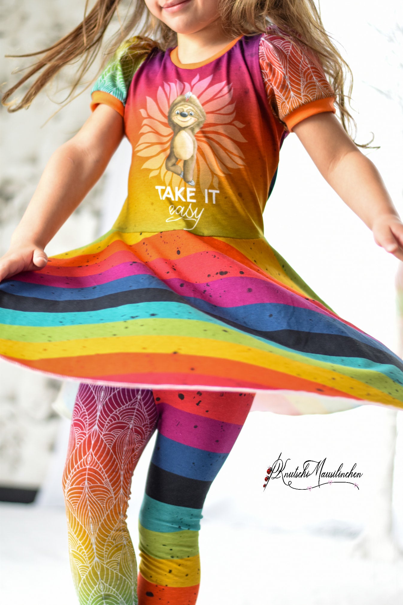 Bio-Jersey Hugo das Faultier &quot;Take it easy&quot; rainbow 