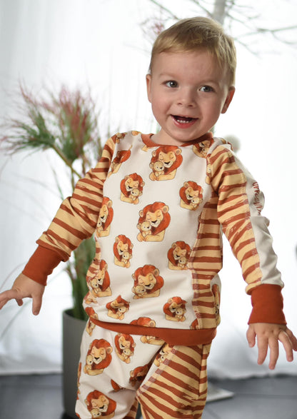 0,5m Bio-Sommersweat Löwenmama AOP