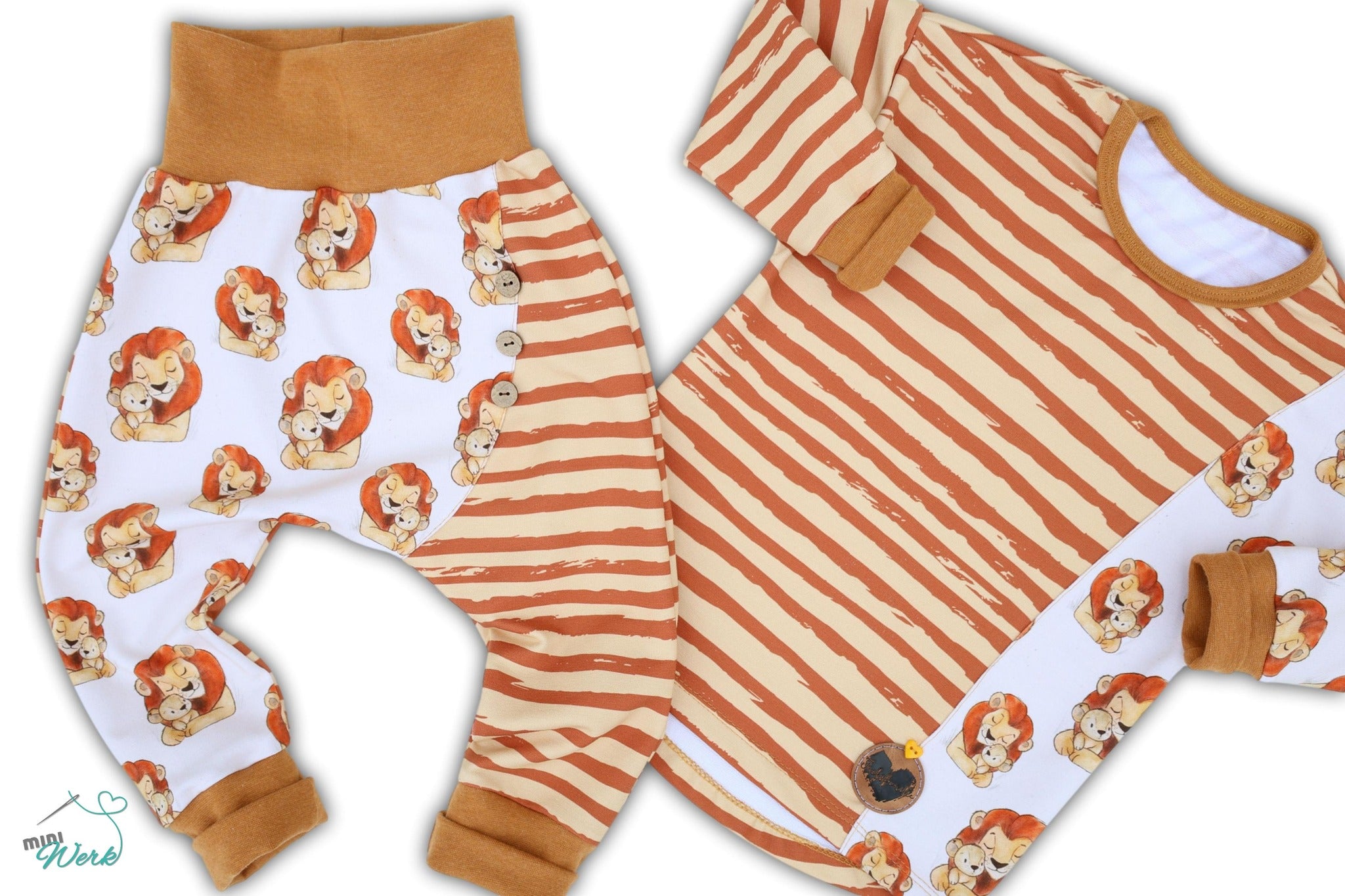 0,5m Bio-Sommersweat Löwenmama AOP