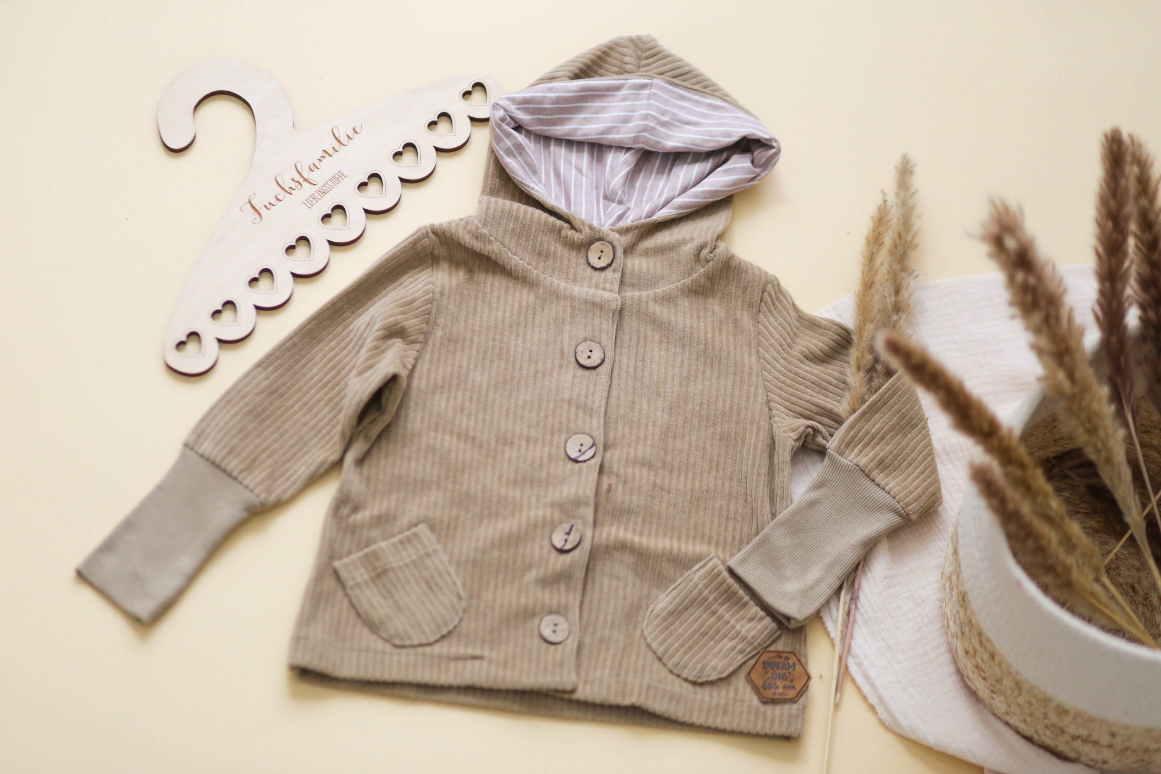 Cord-Knopfjacke beige 