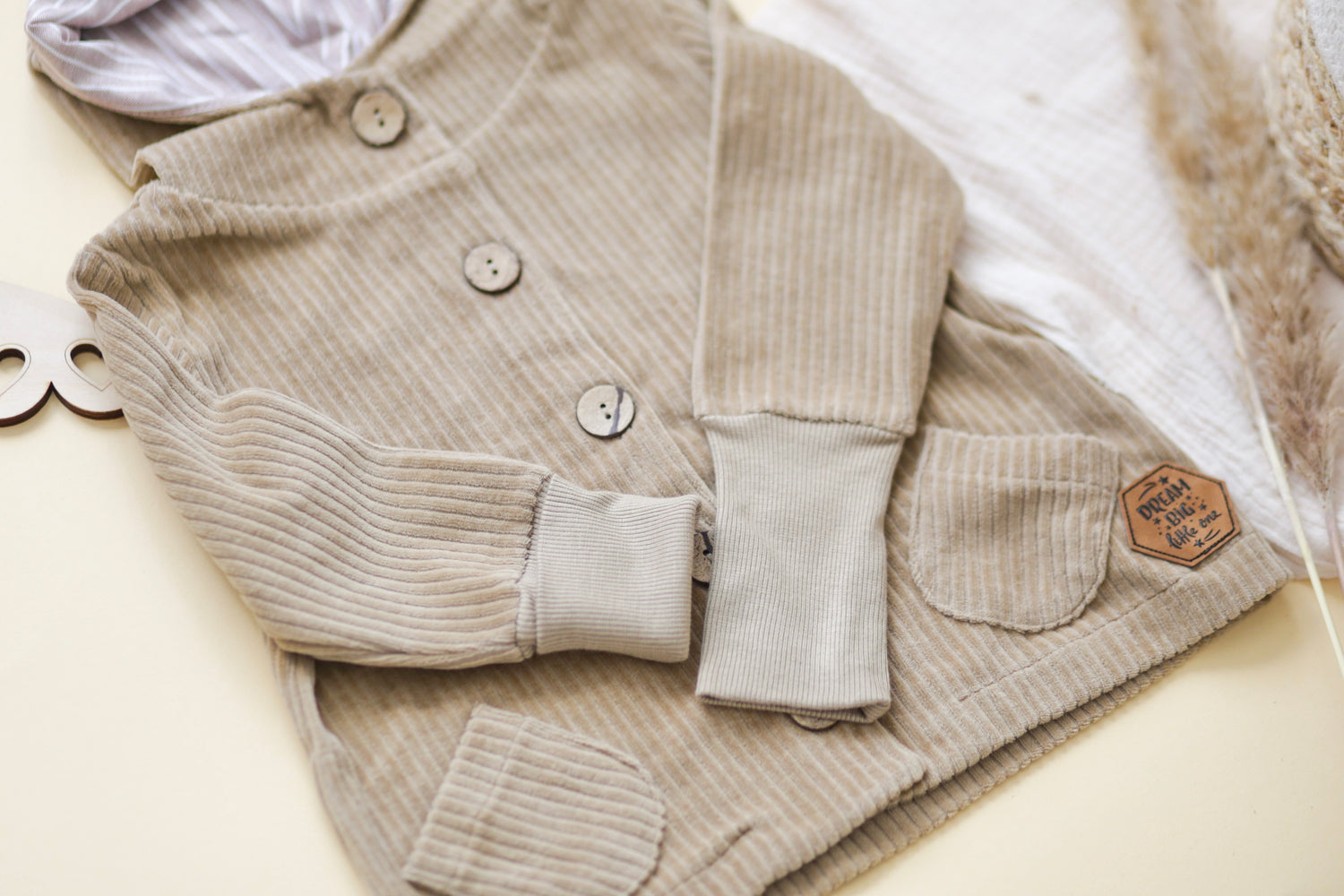 Cord-Knopfjacke beige 
