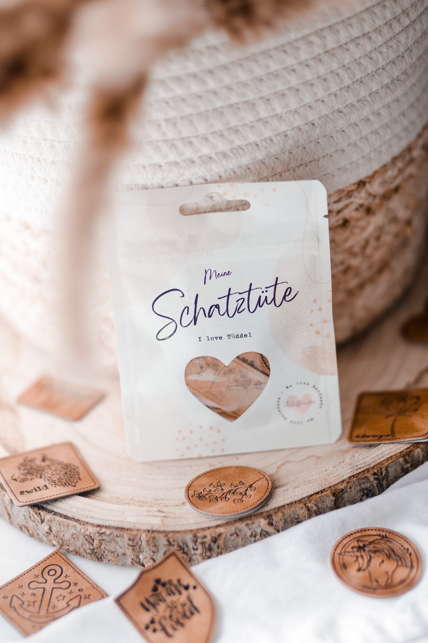 **3 für 1 Aktion** Kaufe 1 Schatztüte (enthält 5 Labels), erhalte 3 Tüten