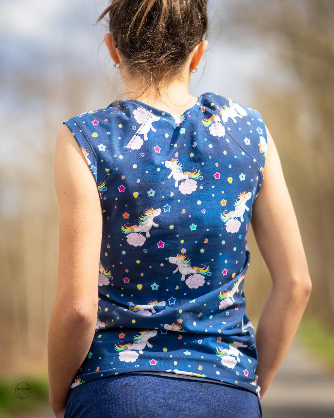 0,5m Bio-Jersey Glitzereinhorn denimblau AOP 