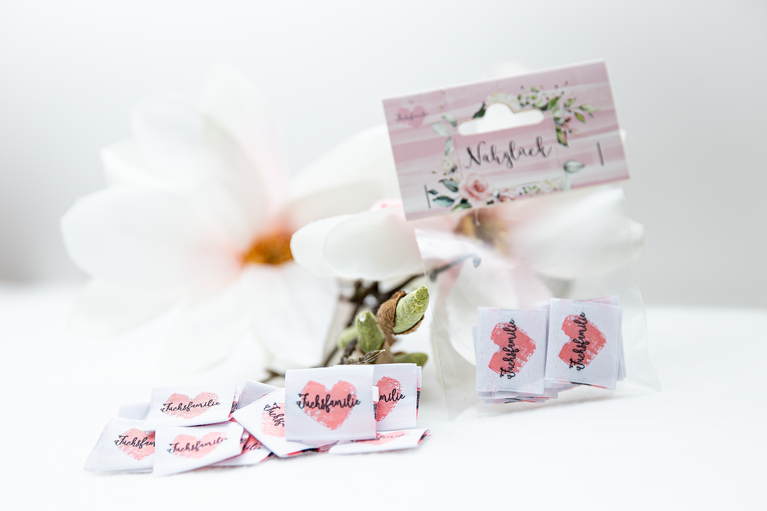 1 Tütchen Fuchsfamilie-Weblabels (enthält 10 Labels)